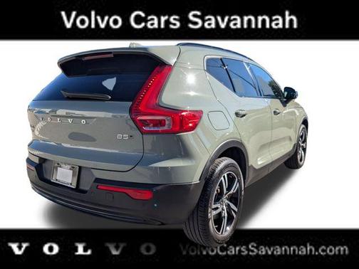 2024 Volvo XC40 B5 Core