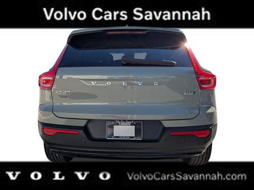 2024 Volvo XC40 B5 Core