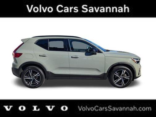 2024 Volvo XC40 B5 Core