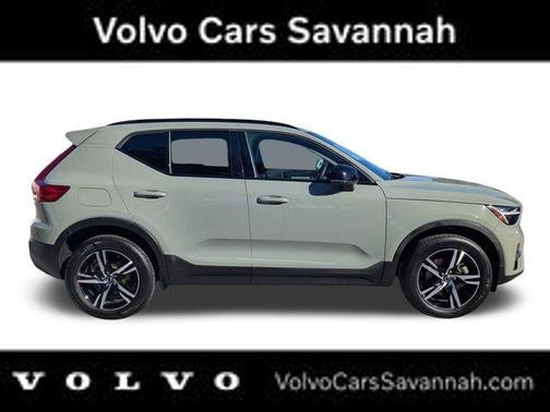 2024 Volvo XC40 B5 Core