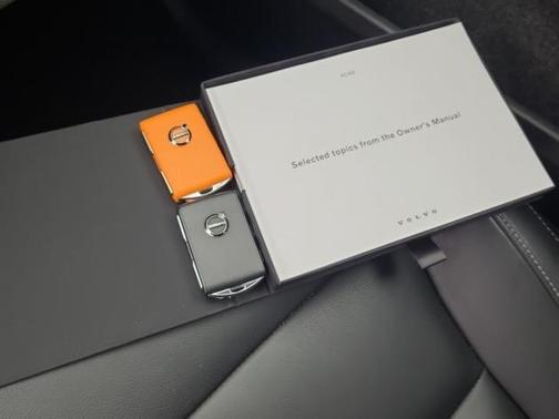 2024 Volvo XC40 B5 Core