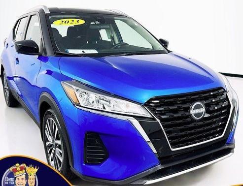 2 Tone Blue / Black 2023 Nissan Kicks SV