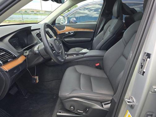 2025 Volvo XC90 B6 Plus 7-Seater