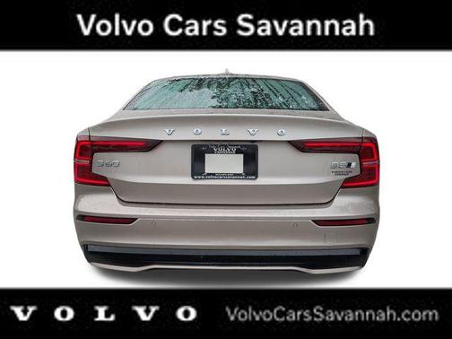 2023 Volvo S60 B5 Plus Dark Theme