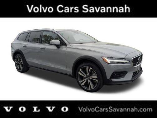 2025 Volvo V60 Cross Country B5 Plus