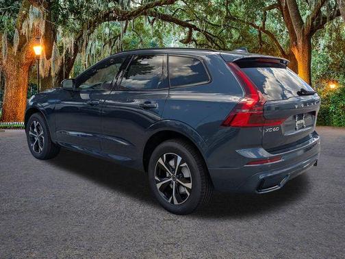 2026 Volvo XC60 B5 Core