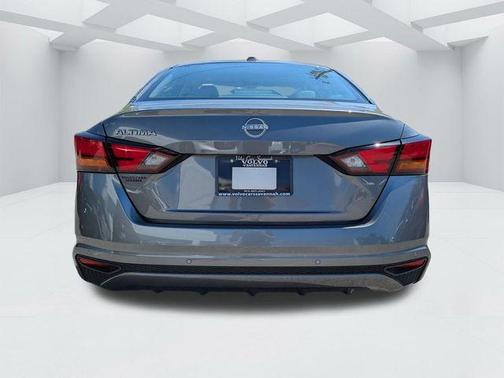 Gun Metallic 2025 Nissan Altima SV