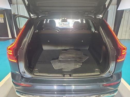 2022 Volvo XC60 Recharge Plug-In Hybrid T8 Inscription Expression Extended Range