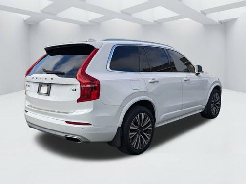 Ice White 2020 Volvo XC90 T6 Momentum
