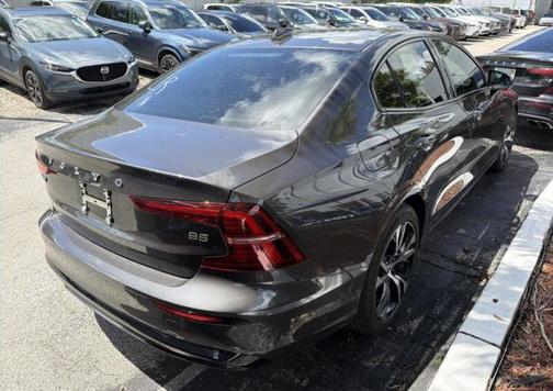 Platinum Gray Metallic 2024 Volvo S60 B5 Plus Dark Theme