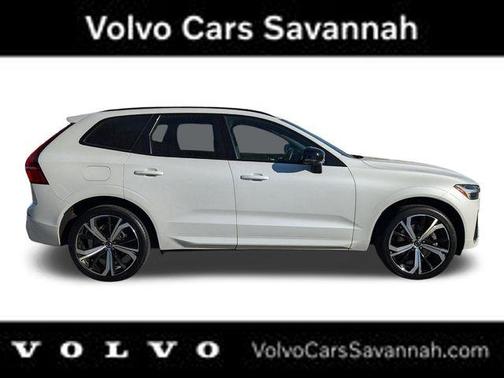 2022 Volvo XC60 B6 R-Design