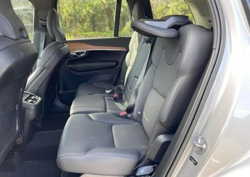 2023 Volvo XC90 B5 Plus