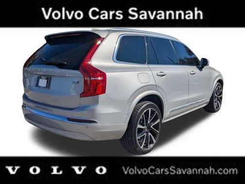 2023 Volvo XC90 B5 Plus