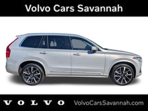 2023 Volvo XC90 B5 Plus
