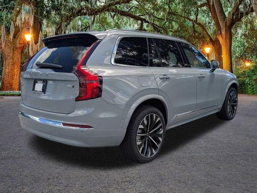 2026 Volvo XC90 B6 Plus 7-Seater