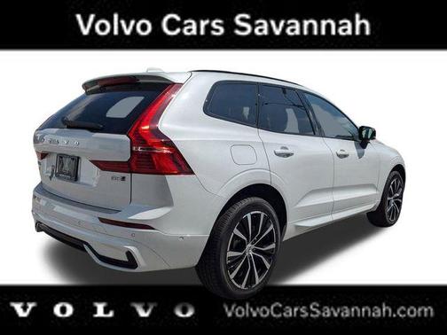 2025 Volvo XC60 B5 Plus