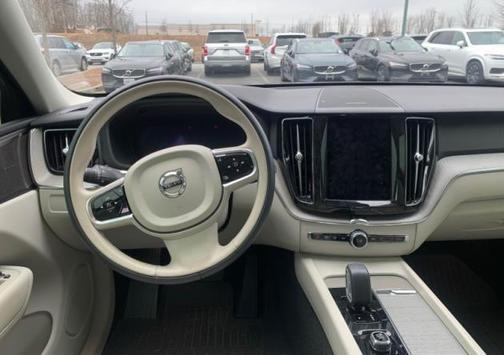 2023 Volvo XC60 B5 Plus Dark Theme