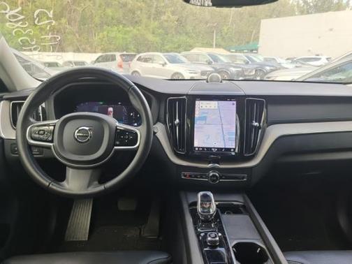 2022 Volvo XC60 B5 Inscription