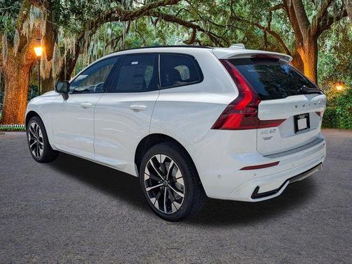 2026 Volvo XC60 B5 Plus