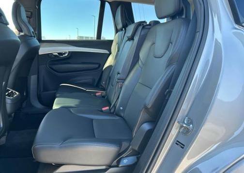 2025 Volvo XC90 B5 Core