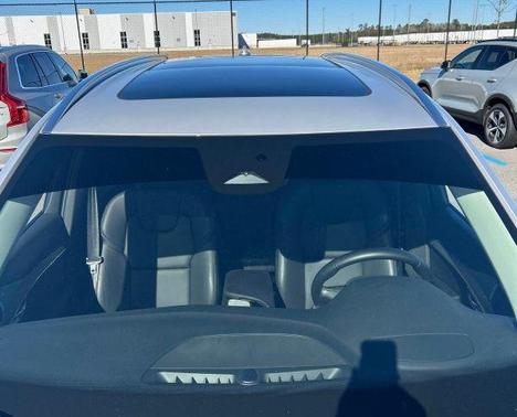 2025 Volvo XC90 B5 Core