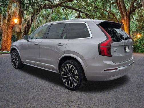 2026 Volvo XC90 B6 Plus 7-Seater