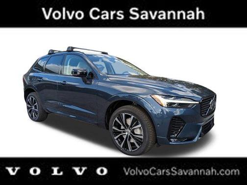 2025 Volvo XC60 B5 Plus Dark Theme
