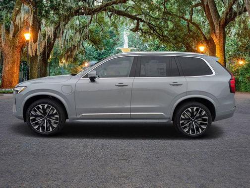 2025 Volvo XC90 Plug-In Hybrid T8 Plus 7-Seater