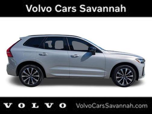 2023 Volvo XC60 B5 Plus Dark Theme
