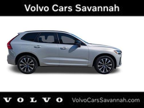 2023 Volvo XC60 B5 Plus Dark Theme