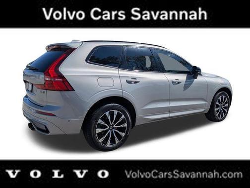 2023 Volvo XC60 B5 Plus Dark Theme