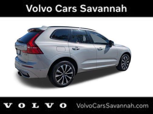 2023 Volvo XC60 B5 Plus Dark Theme