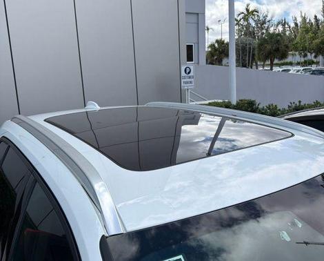 2023 Volvo XC40 B5 Plus Bright Theme