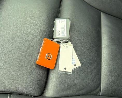 2023 Volvo XC40 B5 Plus Bright Theme