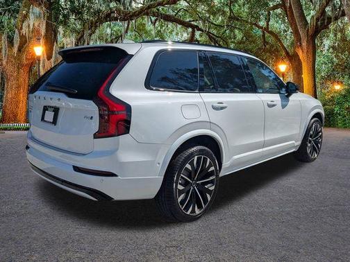 2026 Volvo XC90 B6 Ultra Dark Theme 7-Seater