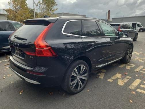 2023 Volvo XC60 B5 Plus Bright Theme