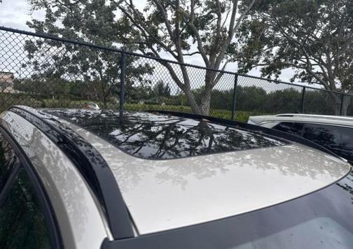 Bright 2024 Volvo XC40 B5 Plus Dark Theme