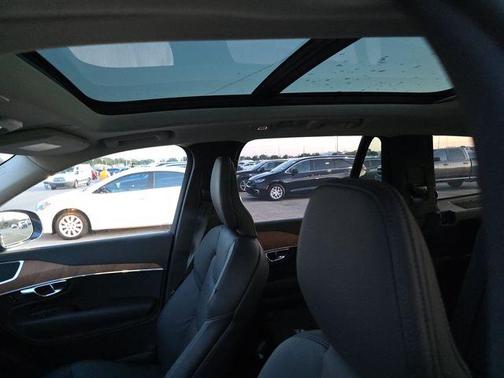 2025 Volvo XC90 B6 Plus 7-Seater