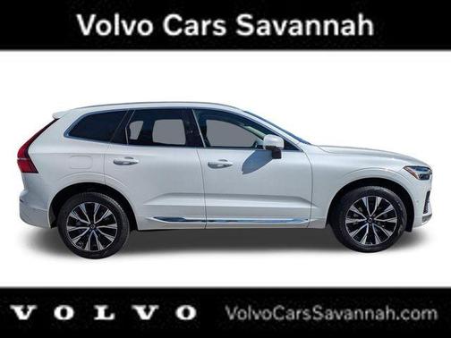 2023 Volvo XC60 B5 Plus Bright Theme