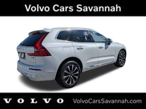 2023 Volvo XC60 B5 Plus Bright Theme