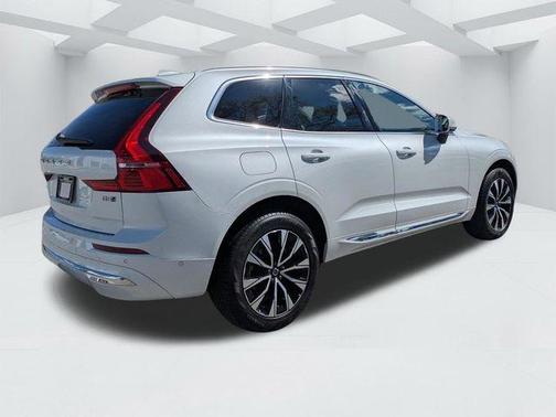 White 2023 Volvo XC60 B5 Plus Bright Theme