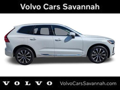 White 2023 Volvo XC60 B5 Plus Bright Theme