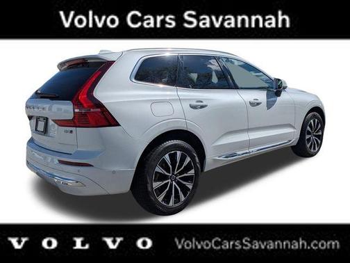 2023 Volvo XC60 B5 Plus Bright Theme