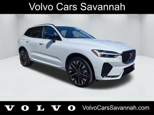 Crystal White 2026 Volvo XC60 B5 Ultra
