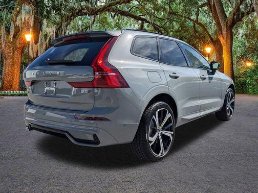 2025 Volvo XC60 B5 Ultra