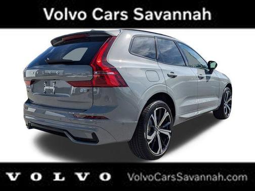 2025 Volvo XC60 B5 Ultra