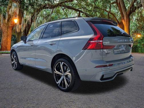 2025 Volvo XC60 B5 Ultra