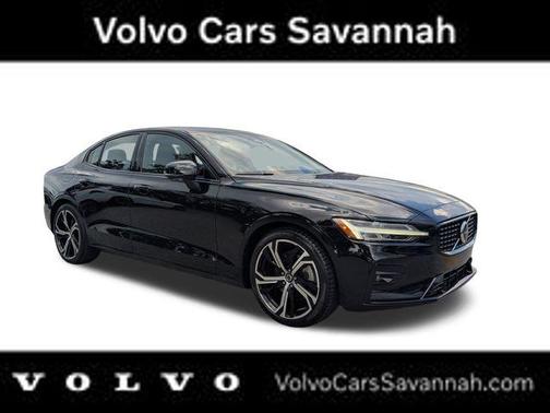 2023 Volvo S60 B5 Core Dark Theme