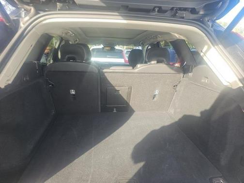 2025 Volvo XC60 B5 Core