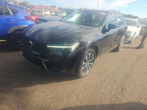 2025 Volvo XC60 B5 Core